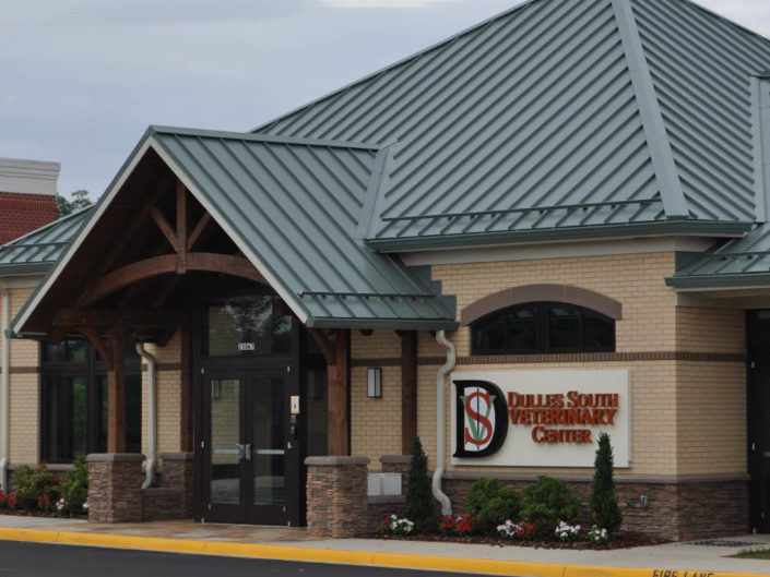 Veterinary Center Timber Frame Entryway